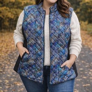 Northern Reflections Plus Size Quilted Zip-Up Vest Blue Abstract Print Cozy